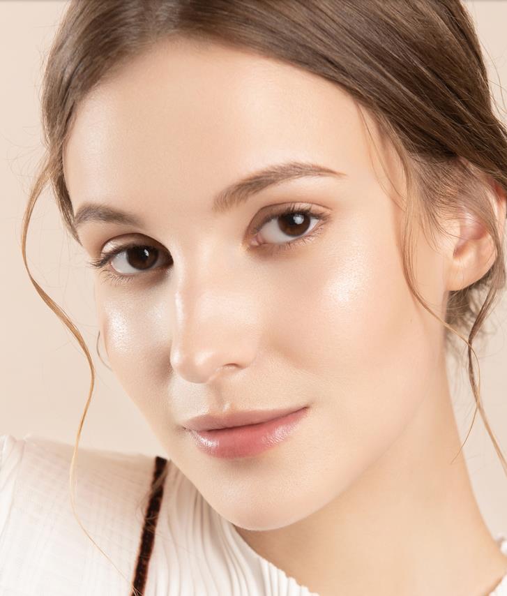 化妆技巧get，要怎么化妆出不浮粉又不脱妆呢