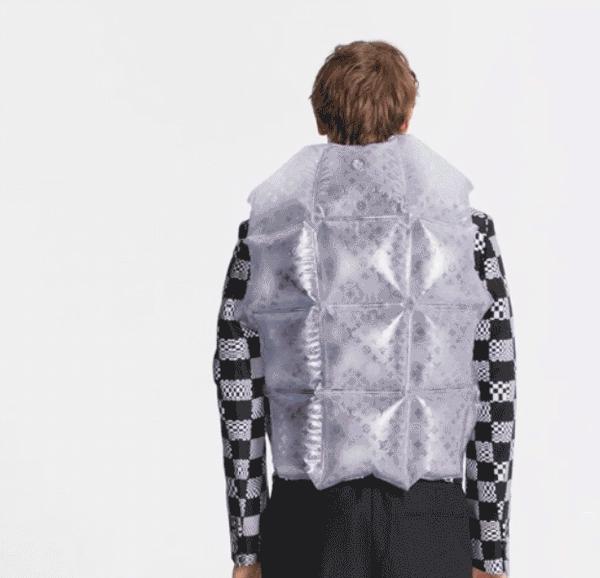 lv充气外套有人买吗,为什么lv的充气外套那么贵