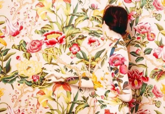 90后美女画家为自己画,中国女画家画人物肖像