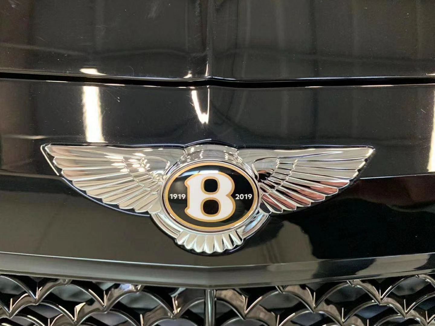 宾利2023全新款,宾利极致版2020