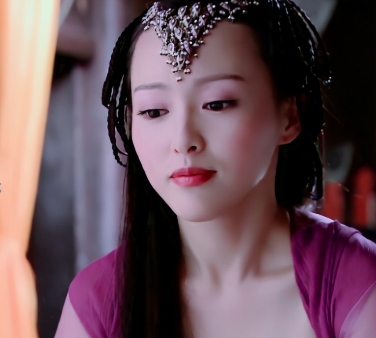 比较火的女明星发型搭配,女明星造型心机发型