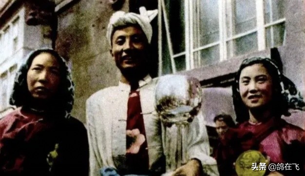 她4岁出道6岁上春晚,她4岁就出道