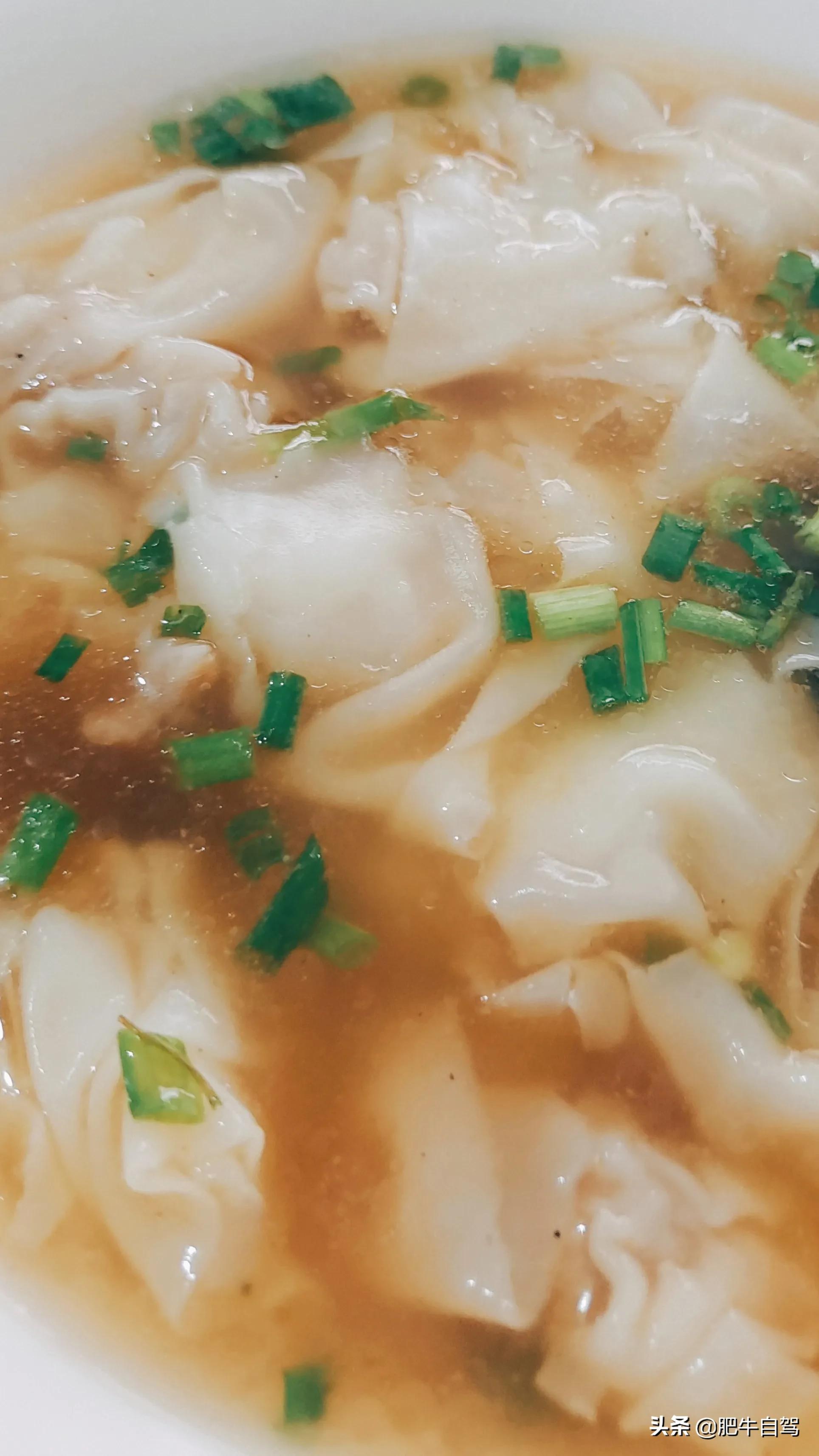 这古镇既有江南的小桥流水,更有原味的古色古香,它就是三河古镇