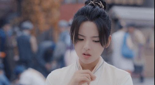 杨超越被吹捧演技炸裂,理性评价杨超越的演技