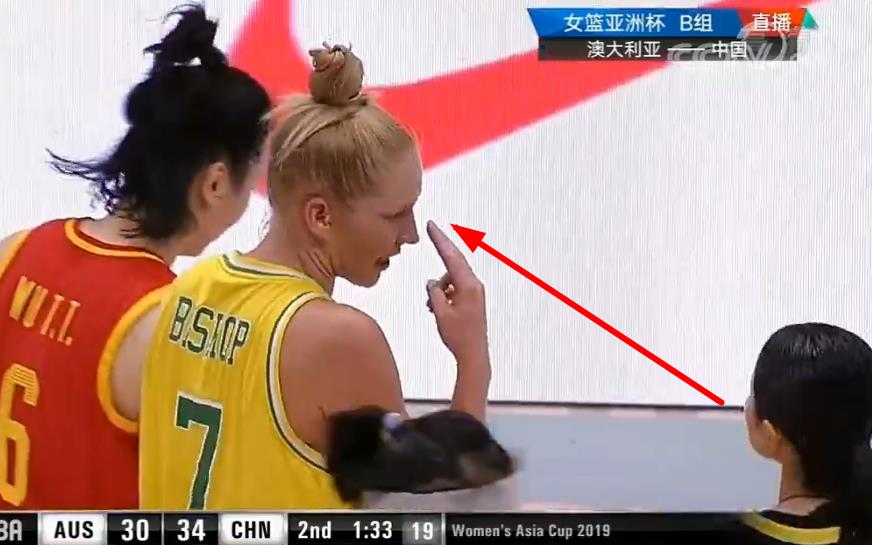 输球又输人！澳大利亚球员争议性手势+不友好伸腿，博古特教的？