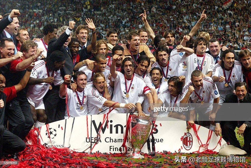 1600万欧的米兰左后卫，被伊布弄的身败名裂，退役半年当选副总理