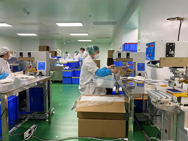 华人为国买厂制造口罩,华人支持中国抗击疫情