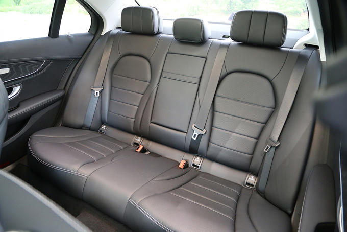 奔驰c级180落地多少钱,豪华奔驰180