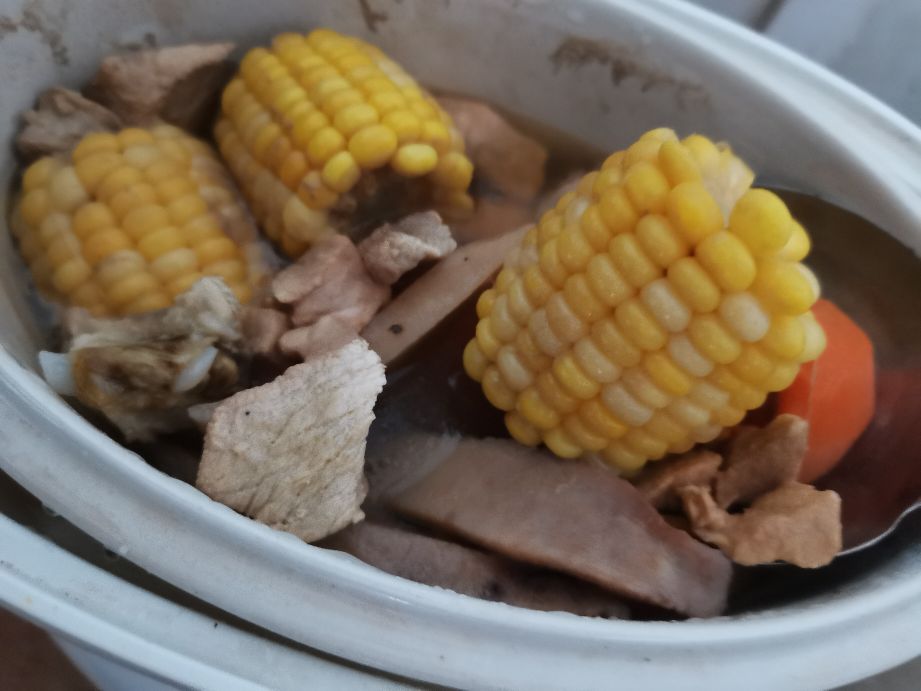 清蒸多宝鱼的正确方法,清蒸多宝鱼先放酱油还是先淋热油