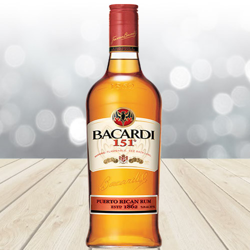 一个人去酒吧喝酒真实感受,酒吧喝酒到底有什么乐趣