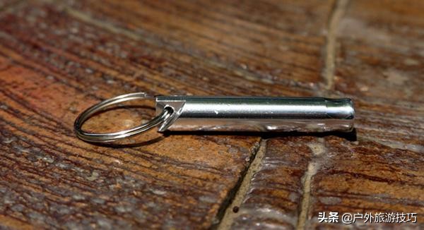 荒野求生手册：怎么制作一个户外求生宝盒edc，具体用法讲解