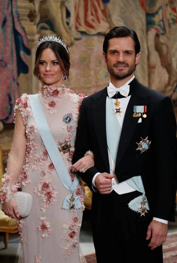 白天比基尼晚上夜店嗨小野模，怎么泡到欧洲王室最后的钻石王老五