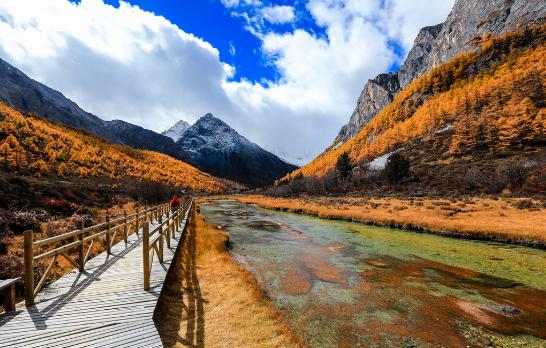 去稻城亚丁的正确方法,去稻城亚丁怎么去路线最好