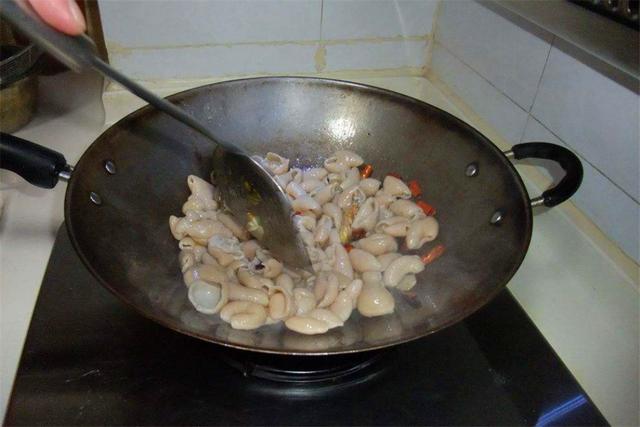 猪大肠怎么炒软脆,猪大肠怎么炒才好吃脆