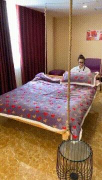 豪车旁边一辆自行车搞笑图,搞笑豪车旁边单车图