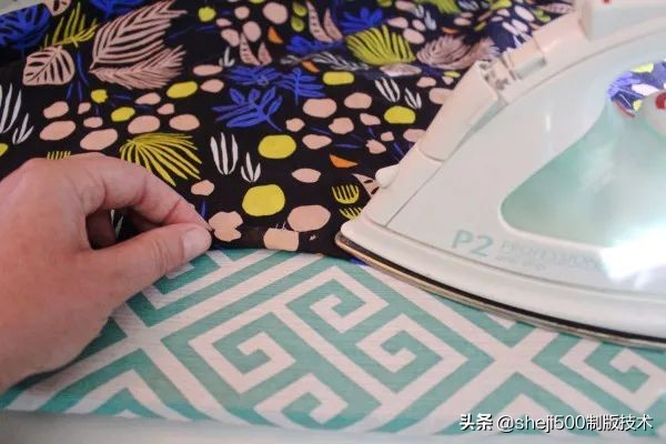 时尚一片式裹裙连衣裙裁剪图,后开叉裙的缝制方法