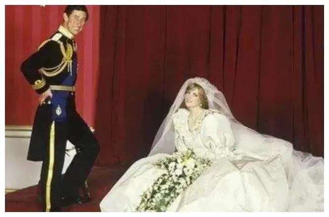 查尔斯提起戴安娜,查尔斯看到戴安娜跳芭蕾发怒