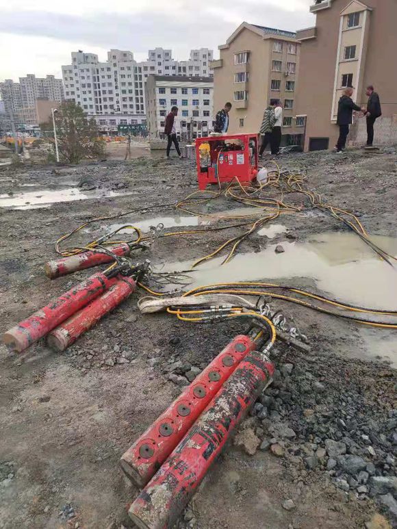 隧道开挖碎石液压劈裂机,隧道专用液压劈裂机