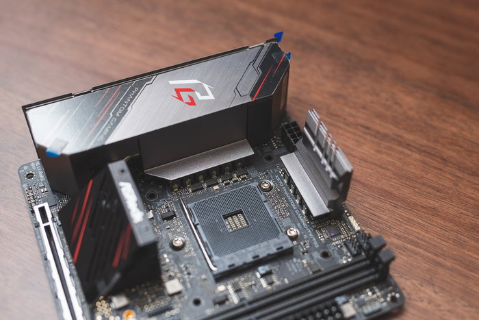 能畅玩三a大作的itx游戏主机,两千元预算性能最强的itx主机