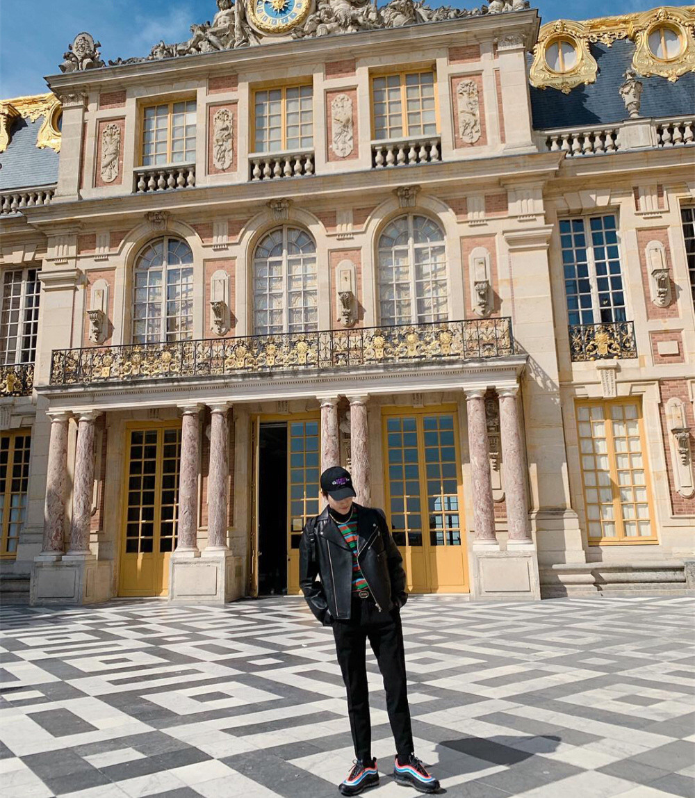 exo队长金俊勉富二代,exo男友风照片金俊勉