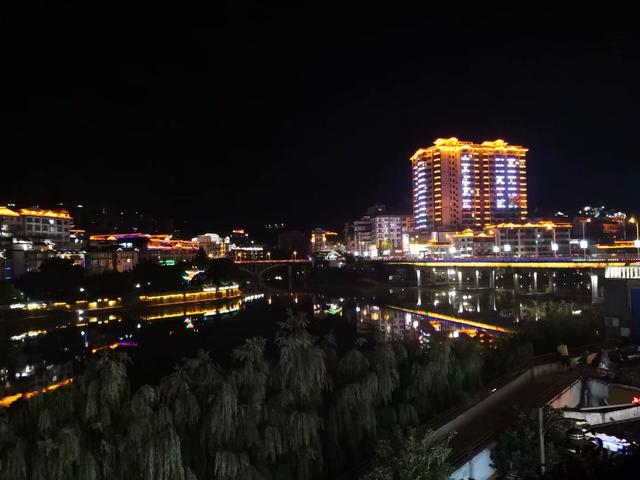 龙胜小城夜景视频,桂林龙胜有多漂亮