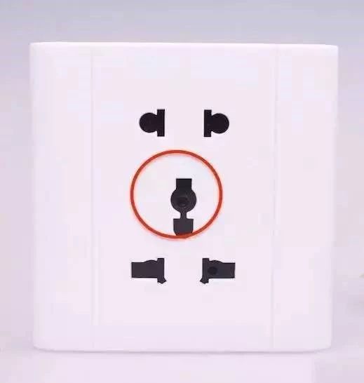 别脱衣，床边有个摄像头！*拍偷**产业链下，中国人再无隐私？