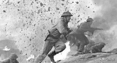 7000英军获救，英军下跪：万没想到，是中国*队军**救命