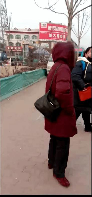 我的妈妈不完美但是很了不起，常有人问我她是不是吃了长生不老药