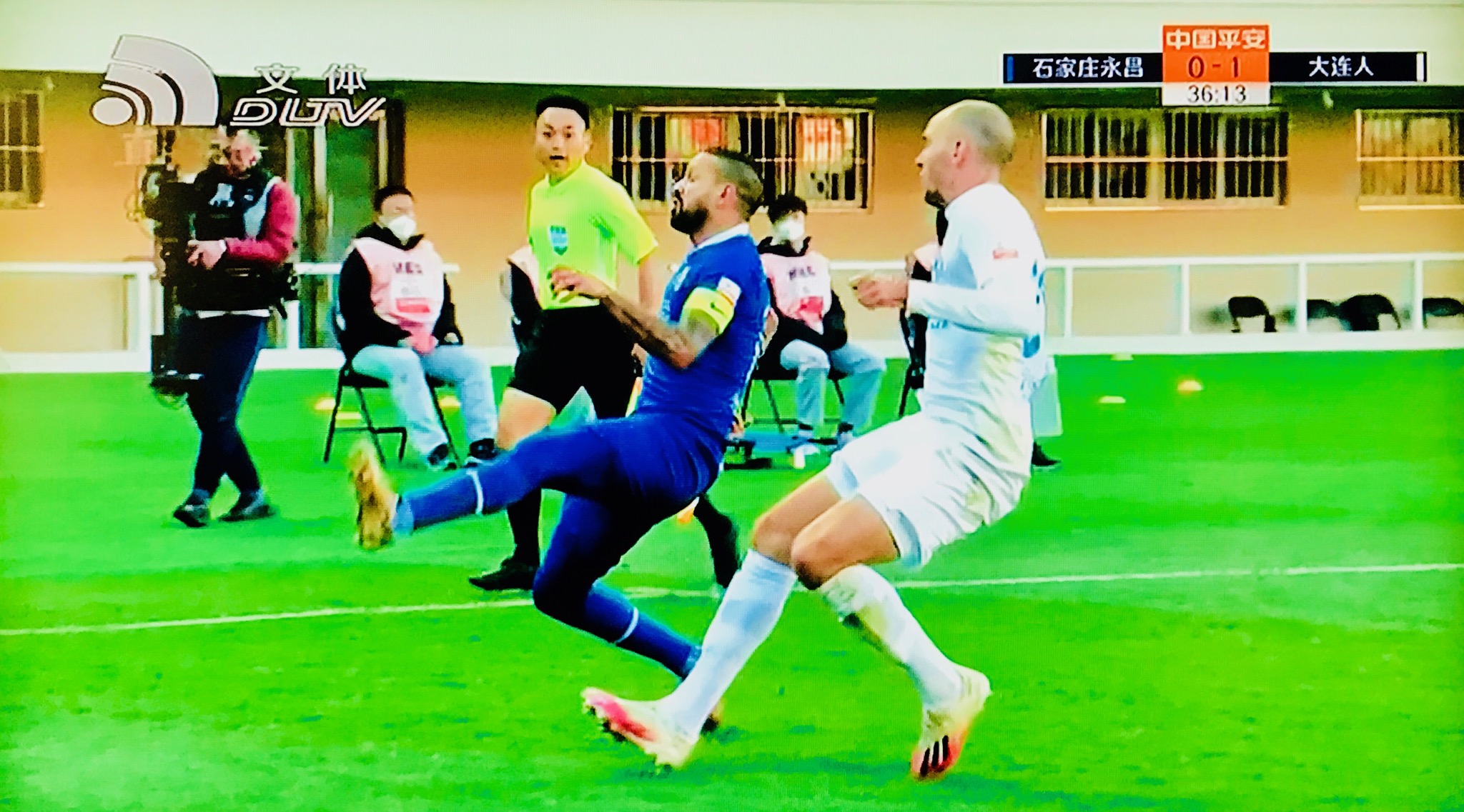 大连人2-1逆转申花斩4连胜,大连人与石家庄永昌比赛