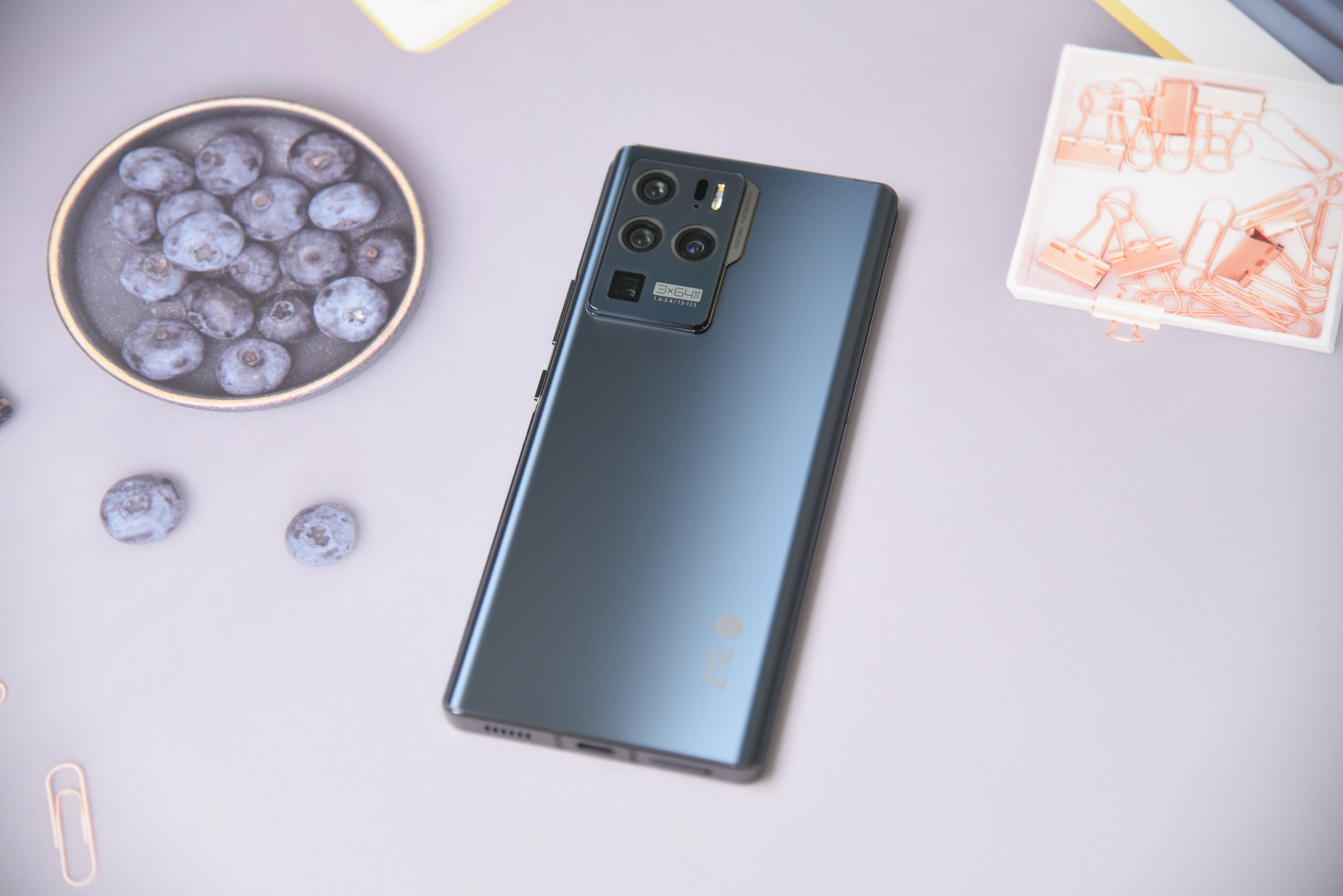 中兴axon30ultra评测屏下摄像头,中兴axon30ultra三千新机能入手吗