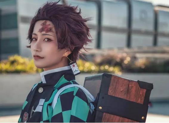 微潮色染发颜色推荐,恶魔紫色