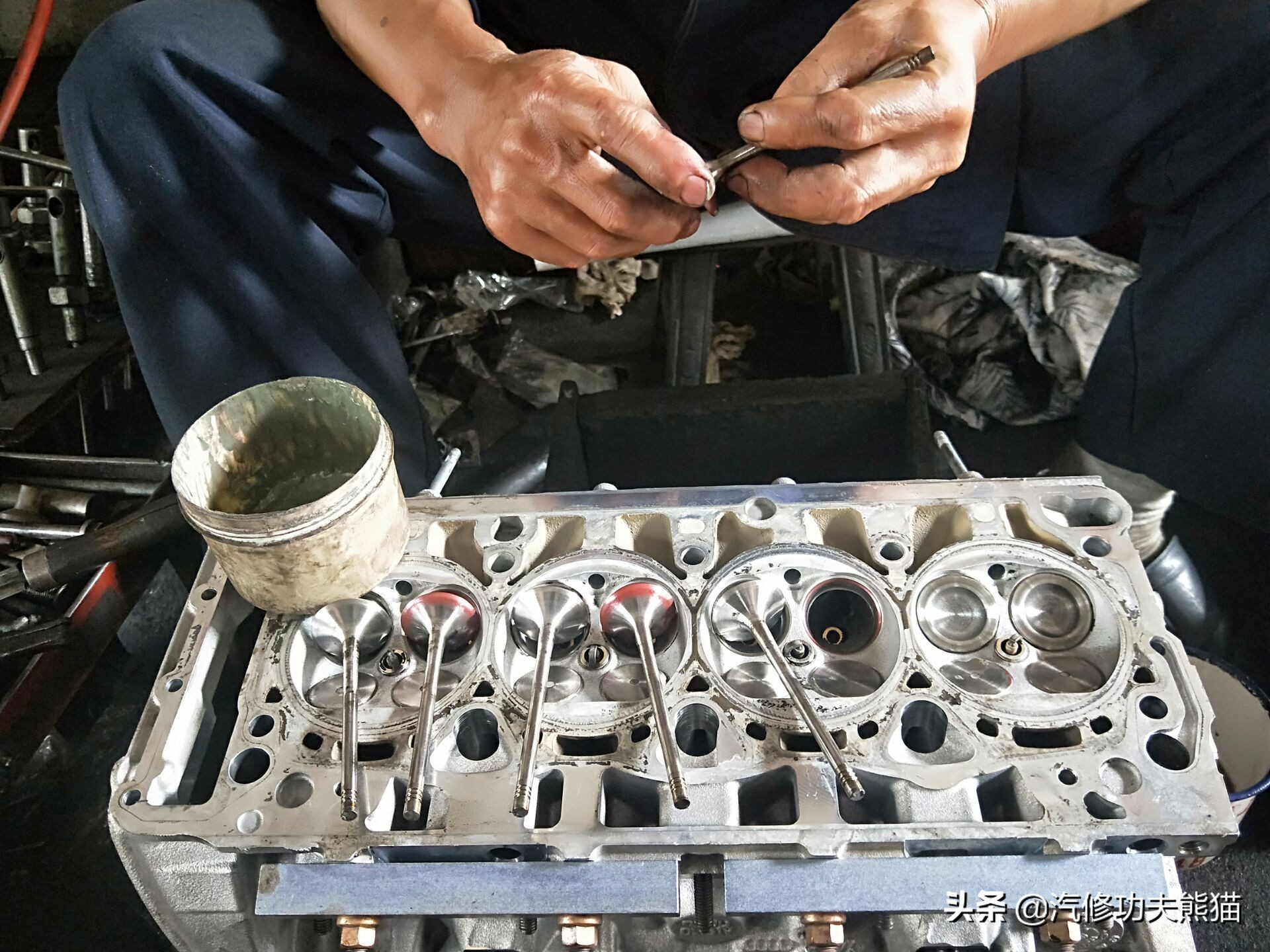 07年奥迪a6轻微烧机油怎么解决,奥迪2007款a6烧机油的原因