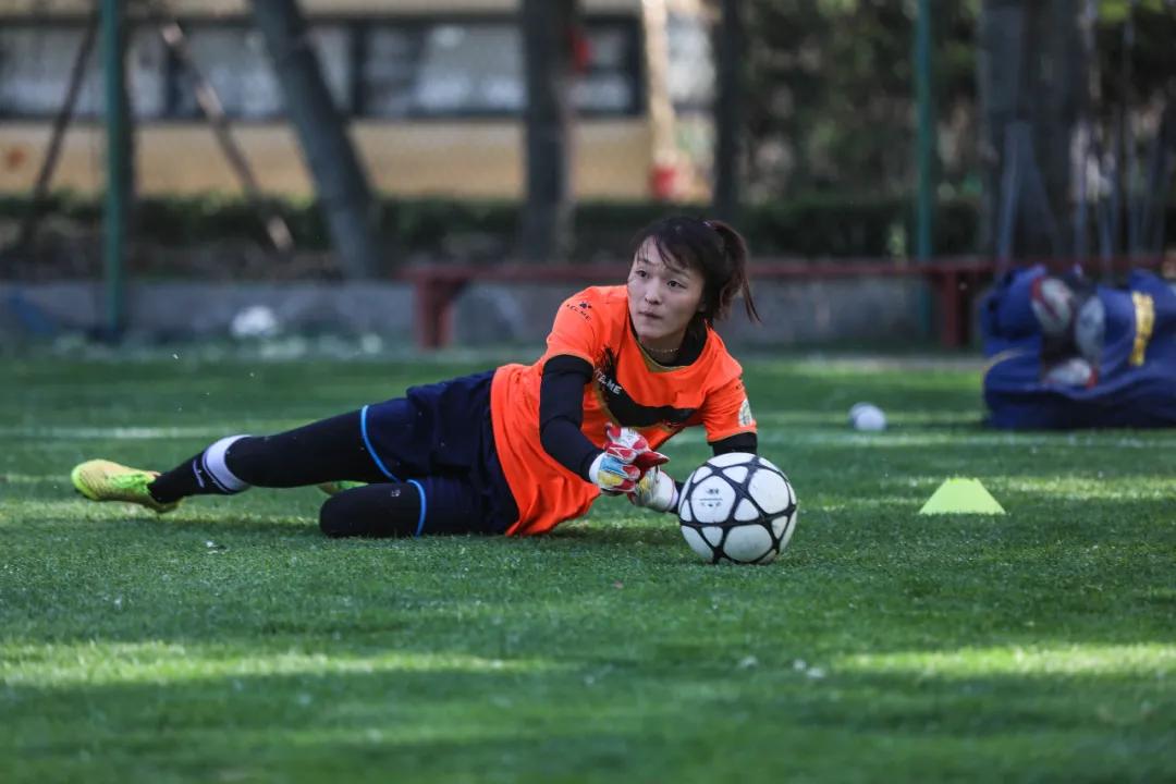 积极投身疫情防控重大任务,积极行动坚决抗击疫情