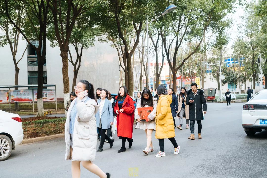 自从藏龙岛有了南延线，我就再没羡慕过别人家的学校！