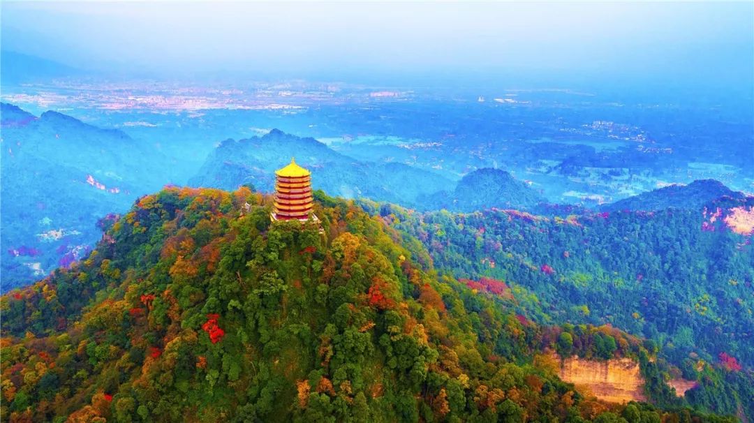 升维·蓄势·行大道丨500余位行业大咖青城山论道!第三届中国旅游上市公司峰会在都江堰市举行!