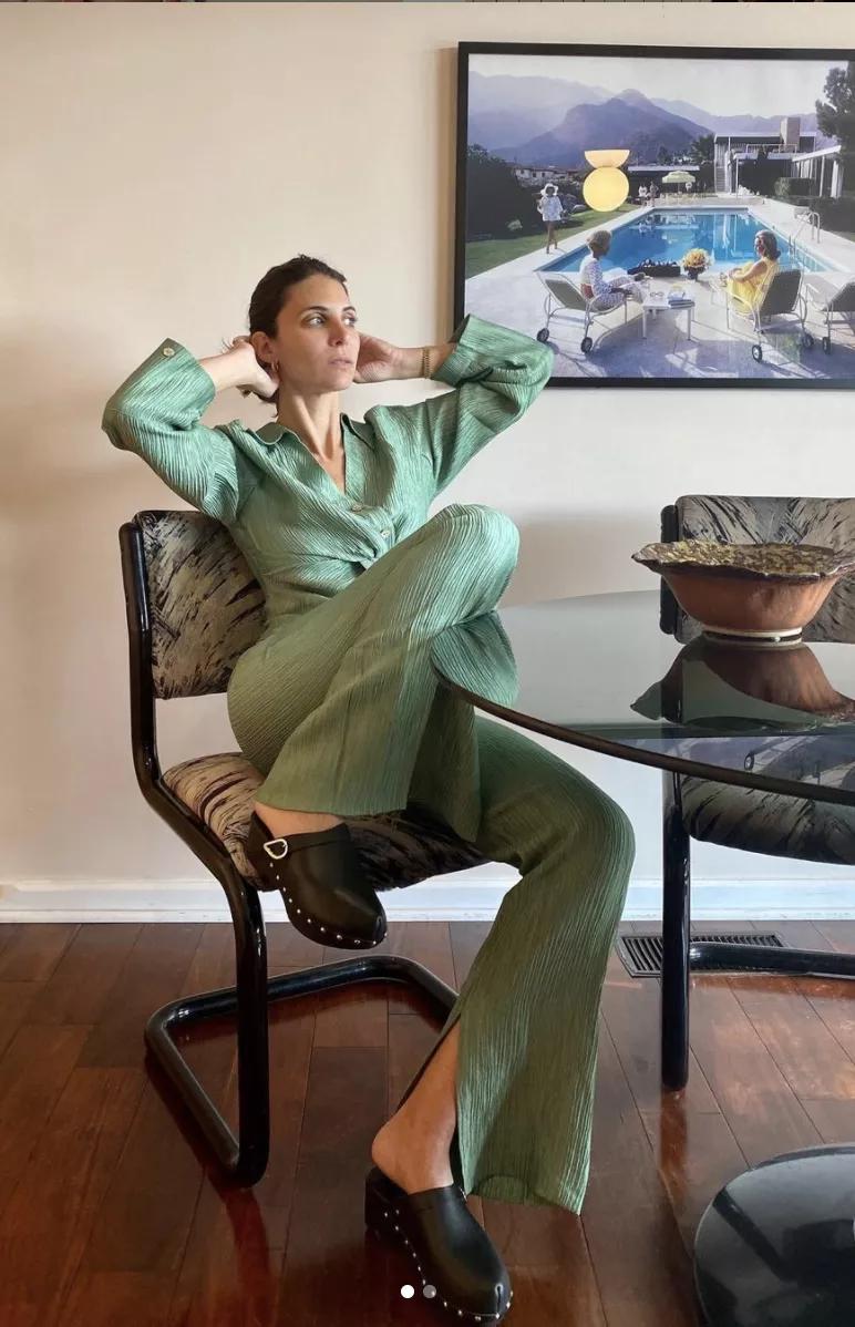 马蹄裤和喇叭马蹄裤哪个更显腿长,高腰显瘦马蹄裤