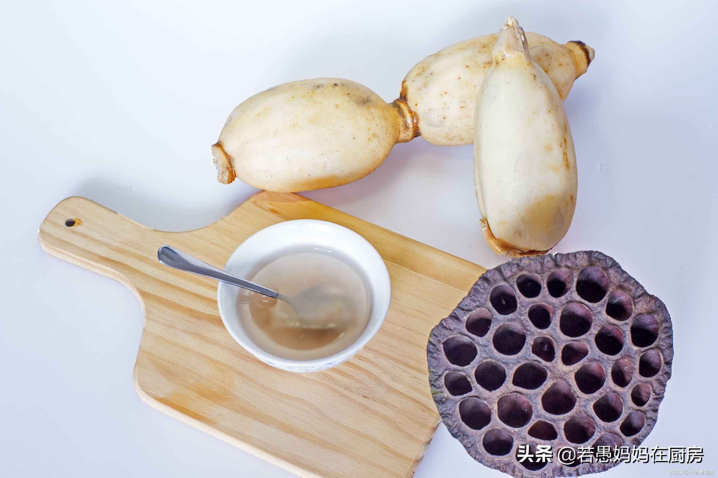 勾芡面粉糊和淀粉糊区别,水淀粉勾芡怎么调最好用什么淀粉