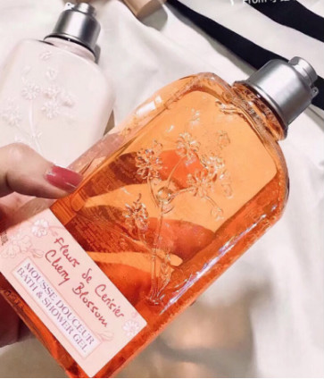 夏天就该用这种沐浴露!一瓶700块,洗完感觉自己是仙女!