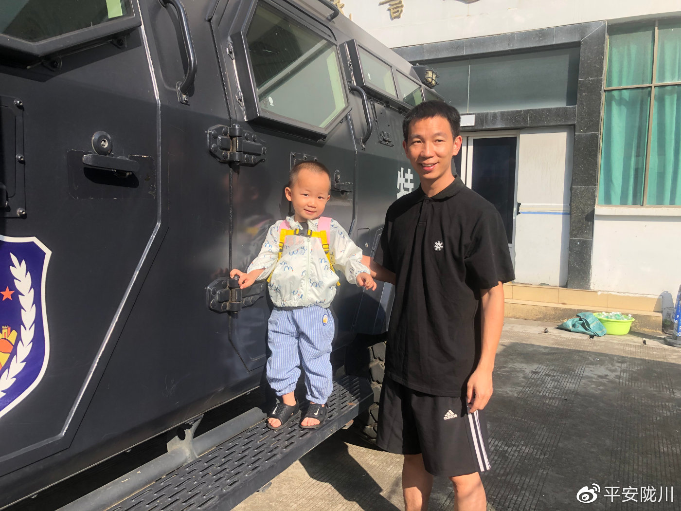 第一次走进警营过六一,迎六一进警营