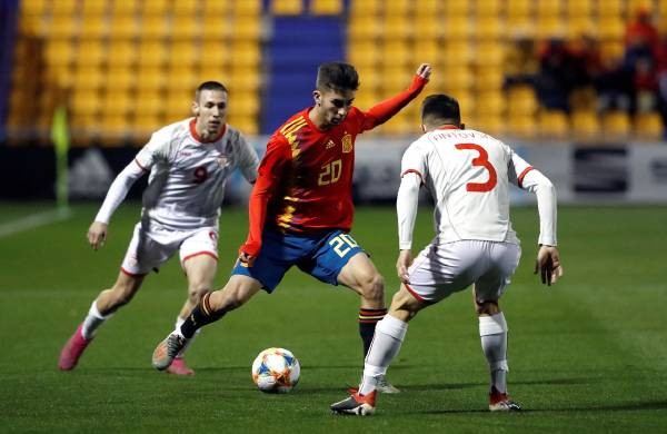 费兰托雷斯任意球破门,费兰托雷斯首秀表现