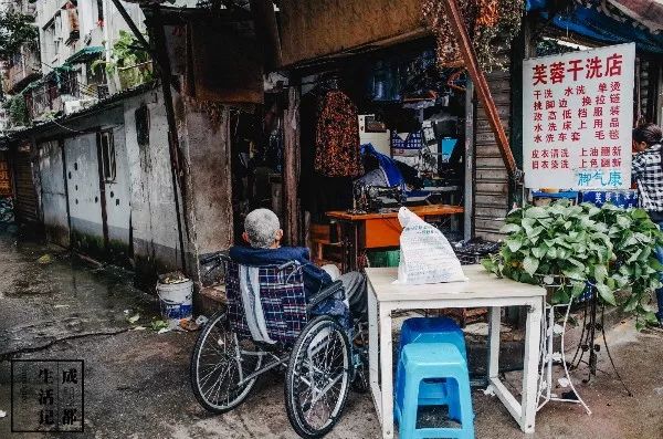 成都同根生,成都北门对比南门