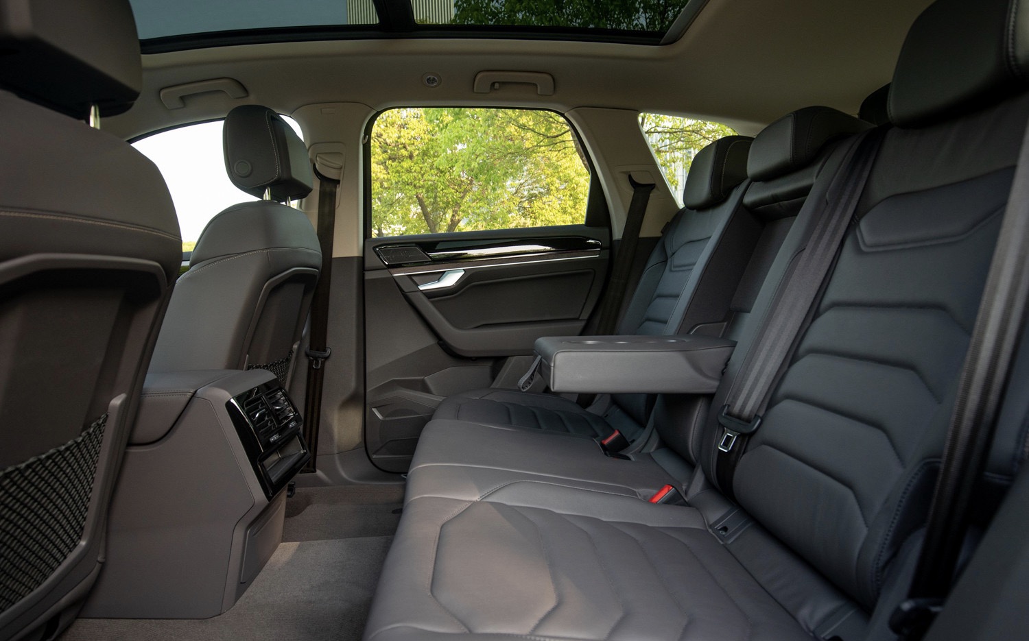 巅峰时配W12，今为销量出2.0T，带托森四驱的途锐还行吗？