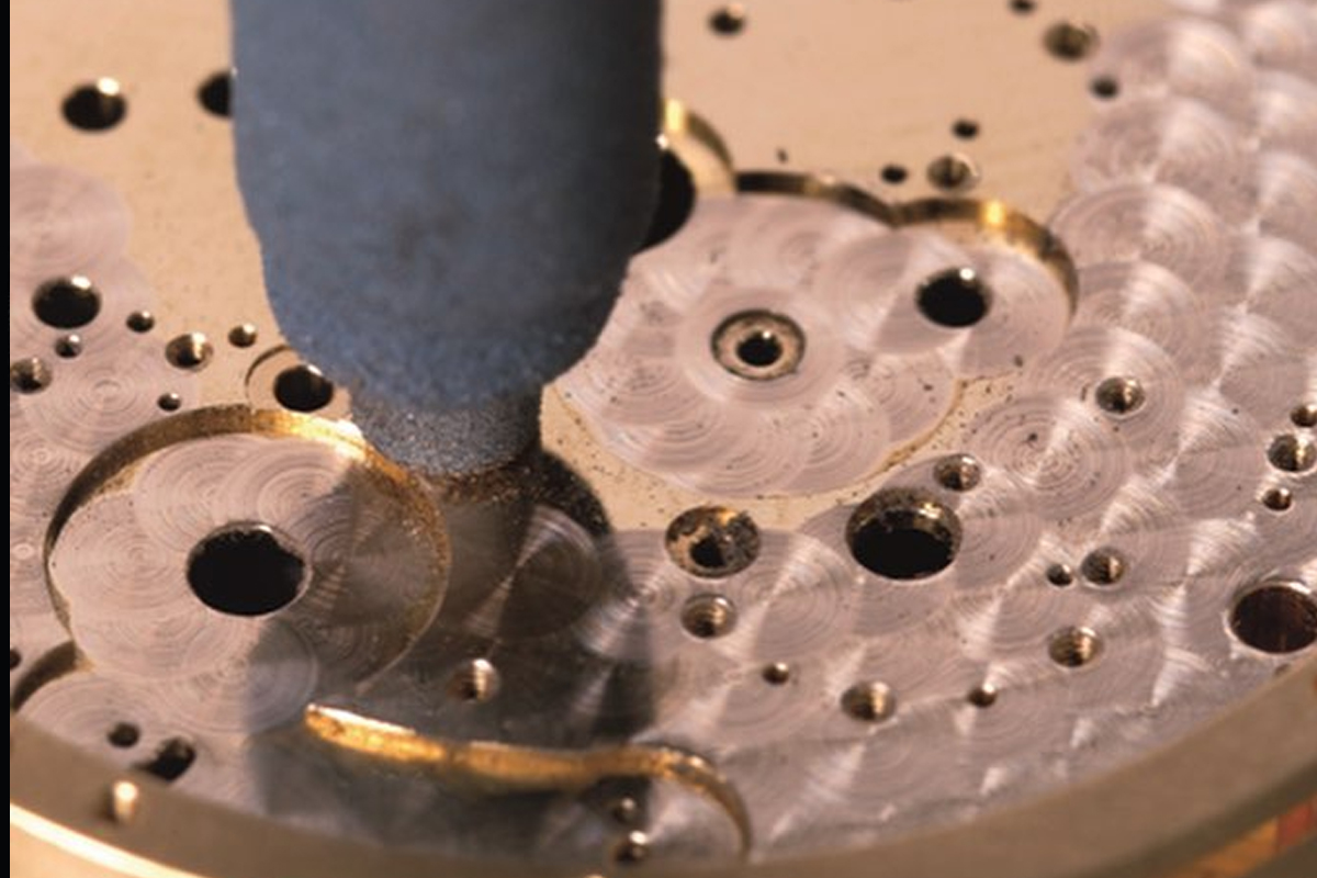 天王机械手表时间不准什么原因,浪琴机械手表不准怎么办