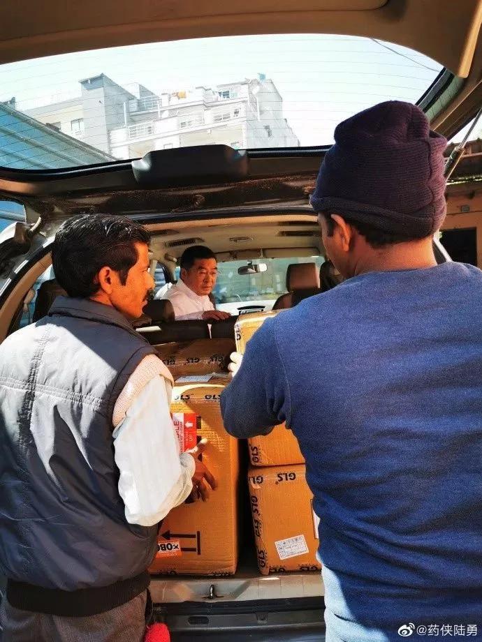 《我不是药神》原型再次出国采购：平凡的人总有不平凡的一面