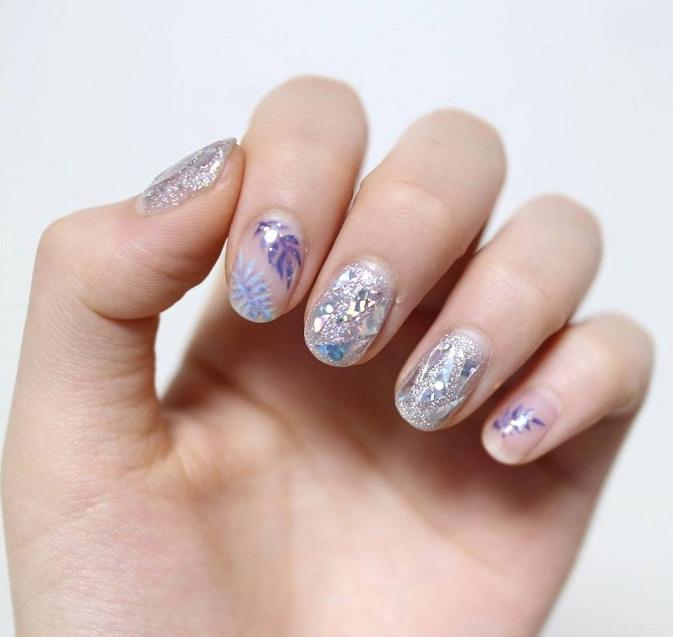 万能的亮片美甲不仅让你的指尖更出众,还会让你拥有好心情哦!