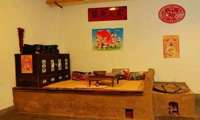 东北人为什么喜欢睡“火炕”，这种习俗源于何时？有何历史渊源？