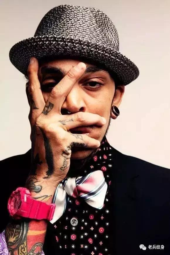 去纹身店点痣靠谱吗,去纹身店纹身有图就行吗