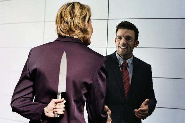 职场被小人暗算了怎么调整心态,职场有人陷害怎么办