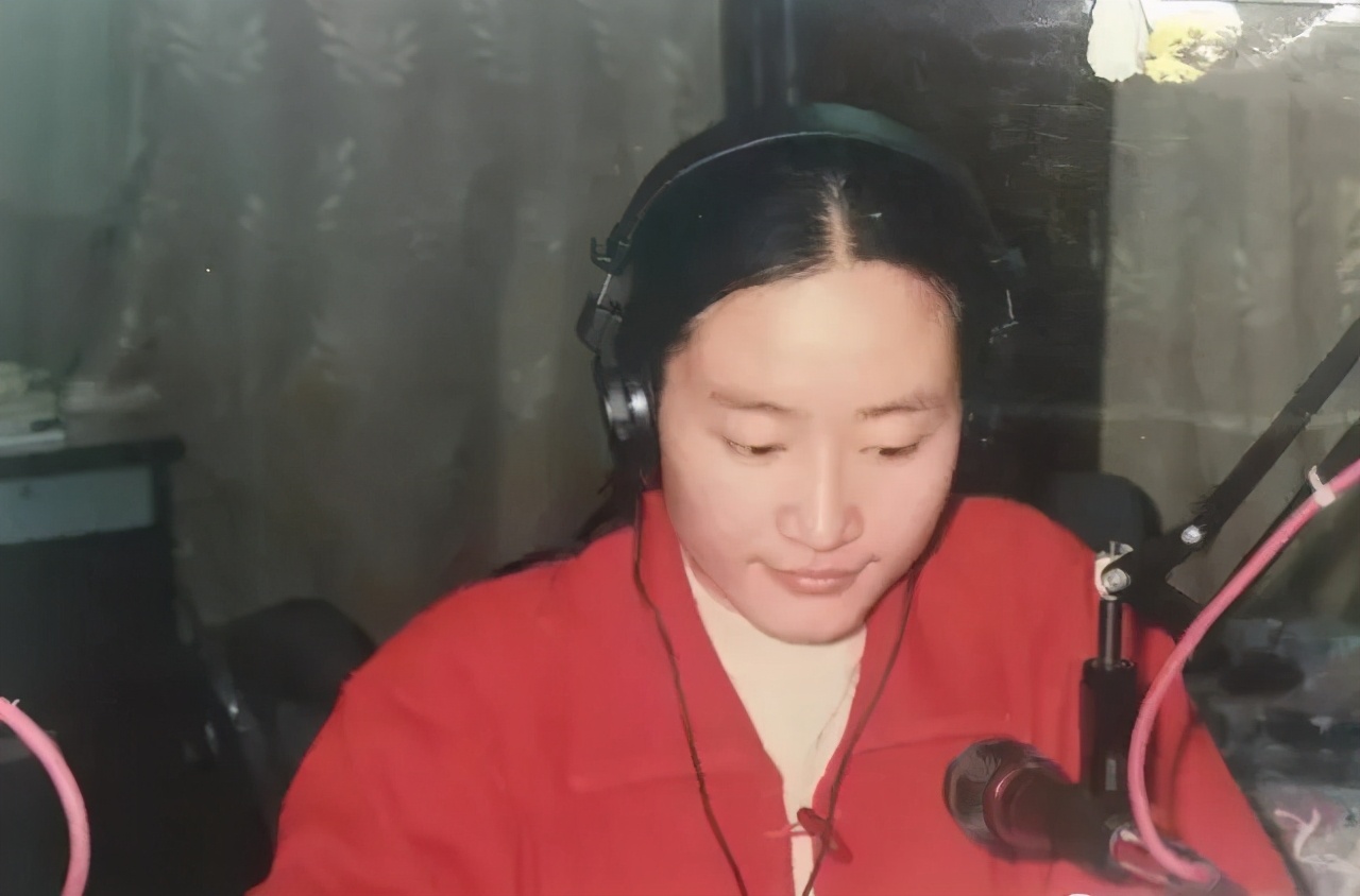 白岩松老婆是镇江哪里人,白岩松镇江