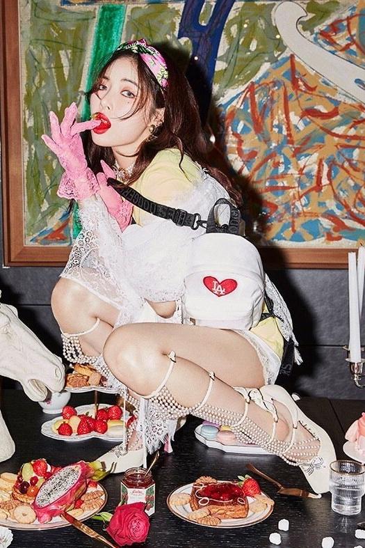 泫雅白蕾丝牛仔裙,泫雅镂空连体裙